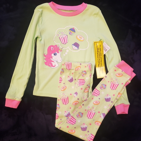 Extremely Me Other - Extremely Me girls 2-piece unicorn sleep set. Size 5/6.